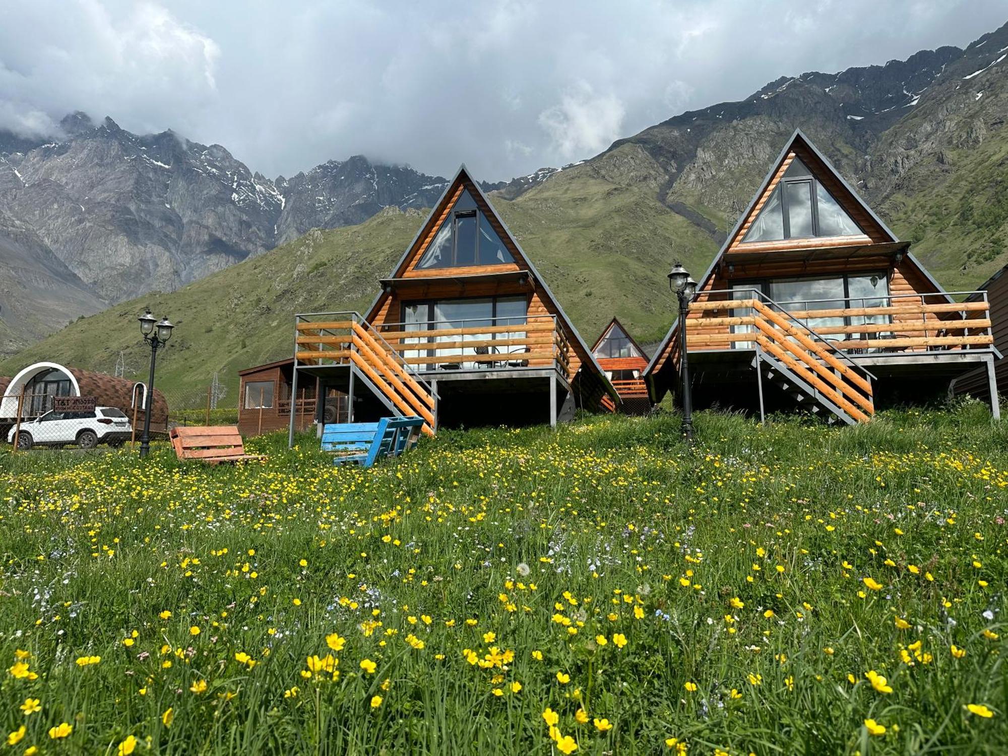 T&T Cottage Stepancminda Exteriér fotografie